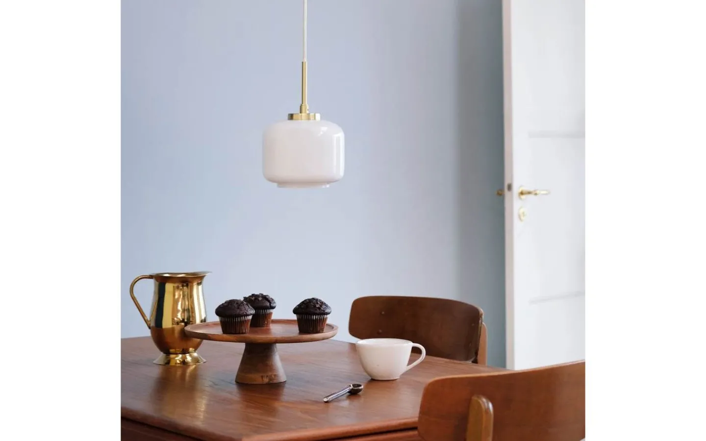 Fönsterlampor < Dyberg Larsen Arp D15 Fönsterlampa 15cm Opal/Mässing