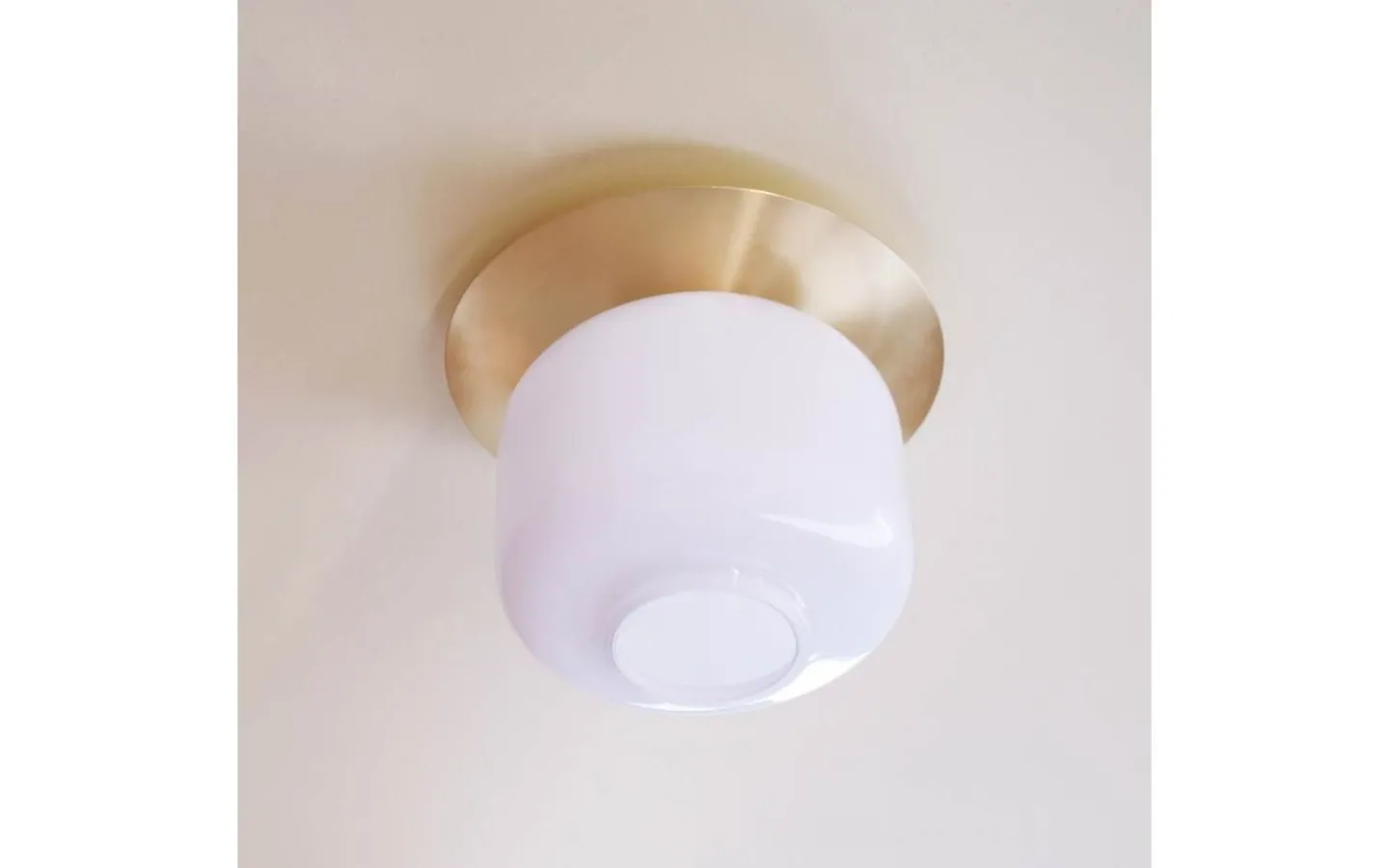 Plafonder < Dyberg Larsen Arp Plafond 25cm Opal/Mässing