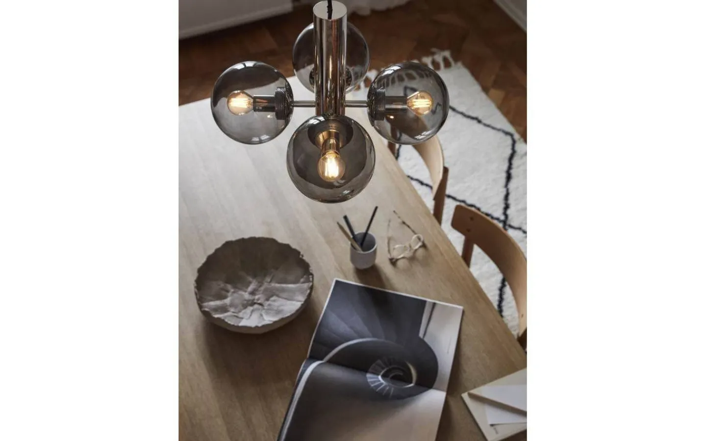 Vardagsrum|Hall & Trappa < CO Bankeryd Avenue Taklampa Nickel/Rök