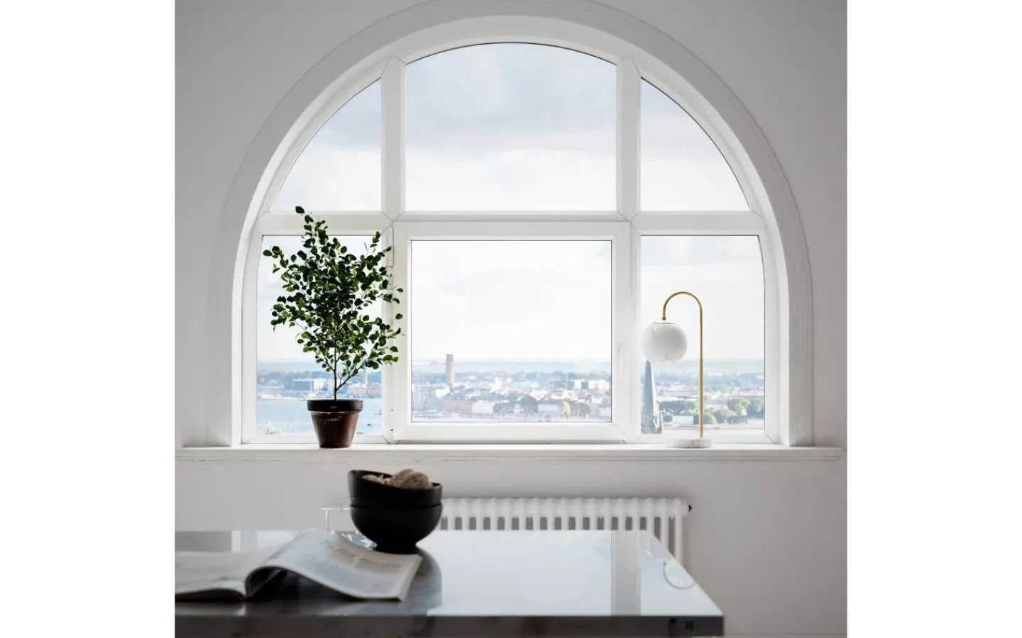 Bordslampor < By Rydens Bellagio Bordslampa 60cm Mässing/Vit
