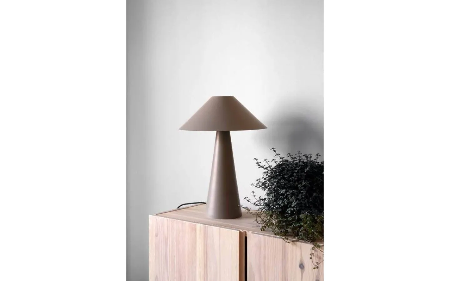 Vardagsrum|Bordslampor-Globen Lighting Cannes Bordslampa 40cm Mullvad