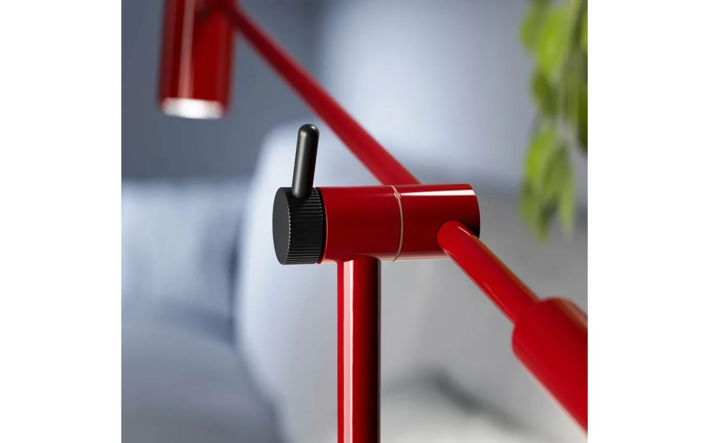 Vardagsrum|Golvläslampor-Belid Cato Golvlampa 134cm LED GU4 Dimbar Vinröd/Mattsvart