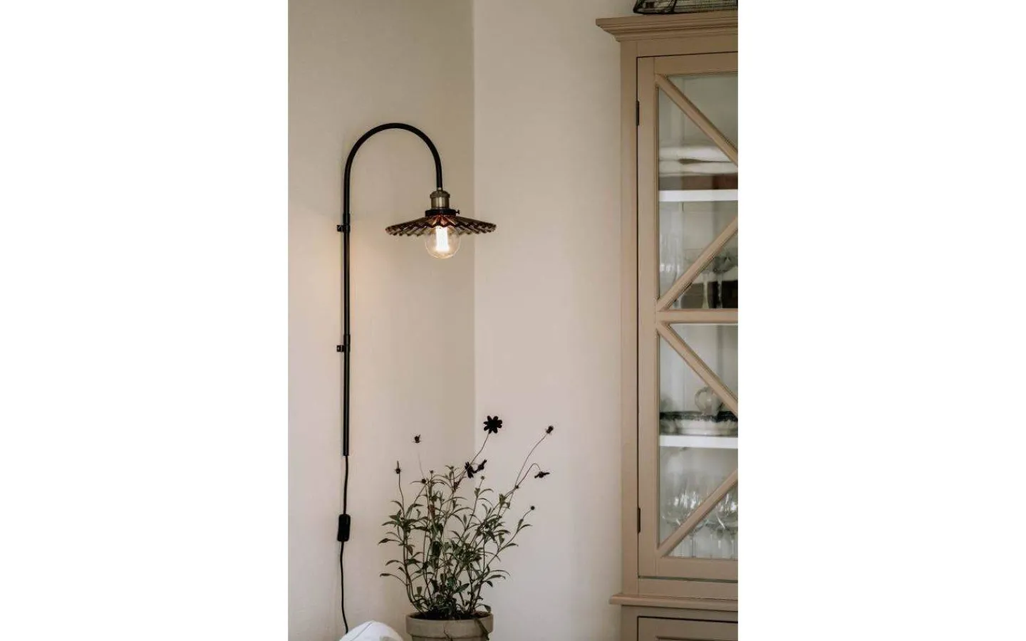 Lampetter-Globen Lighting Cobbler Vägglampa 75cm Rök