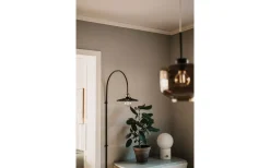 Lampetter < Globen Lighting Cobbler Vägglampa 150cm Rök