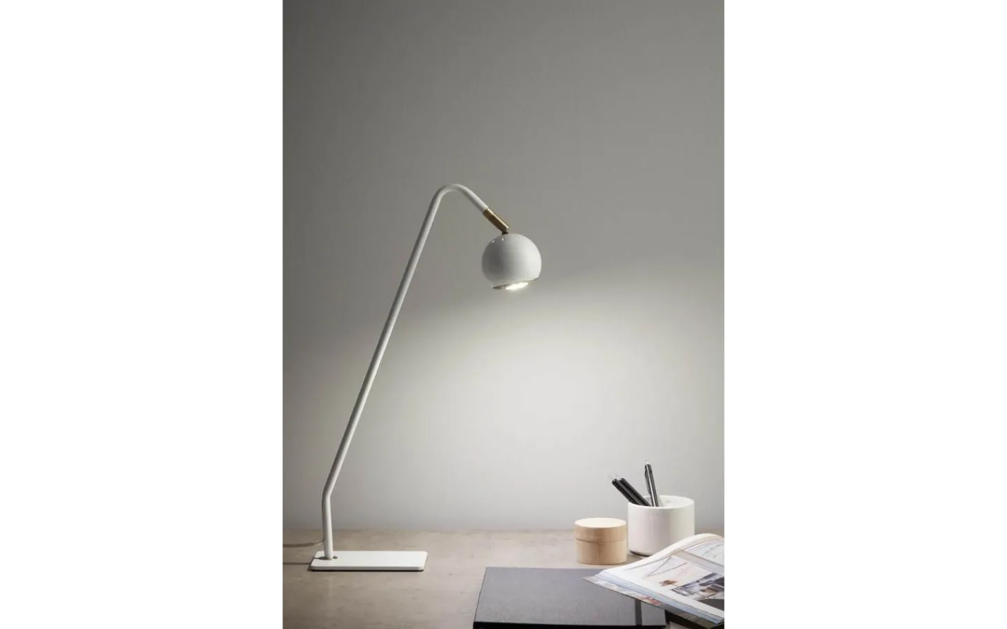 Skrivbordslampor < Markslojd Coco Bordslampa 48cm Vit/Mässing