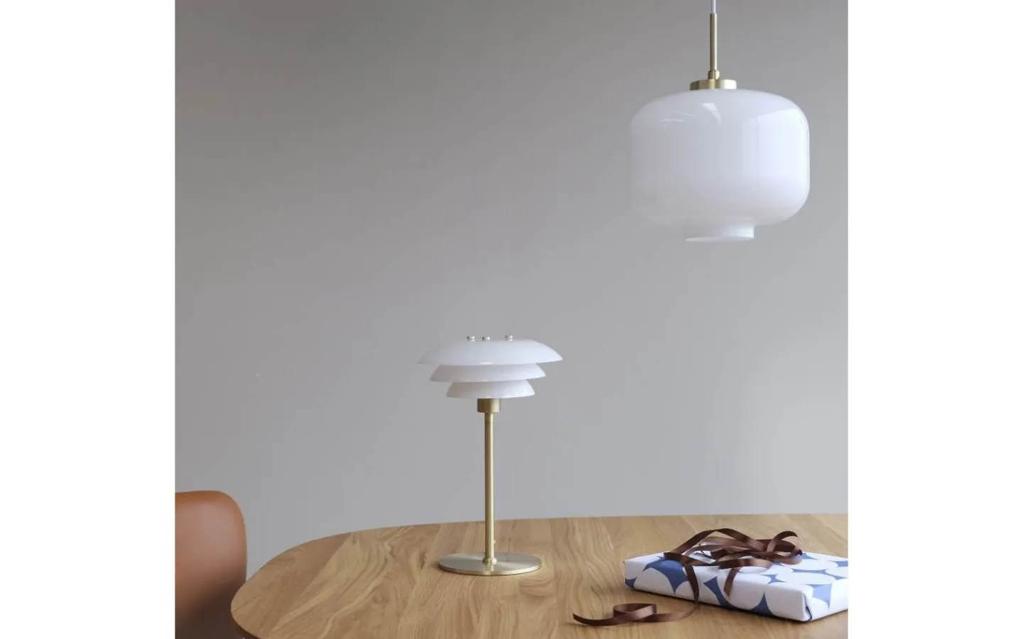 Bordslampor < Dyberg Larsen DL20 Bordslampa 30cm Opal/Mässing
