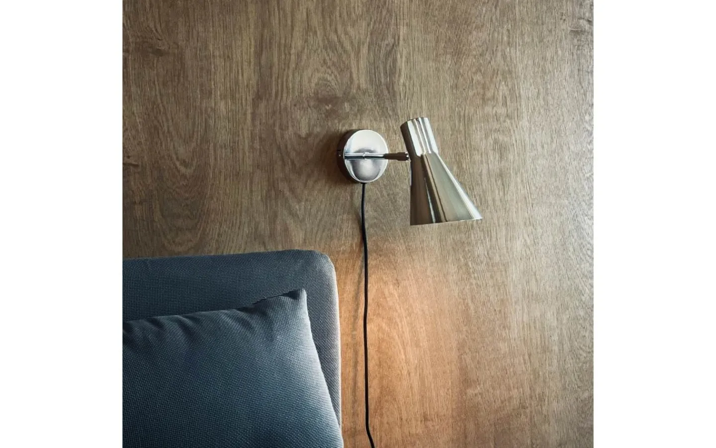 Läslampor-Dyberg Larsen DL12 Vägglampa Krom