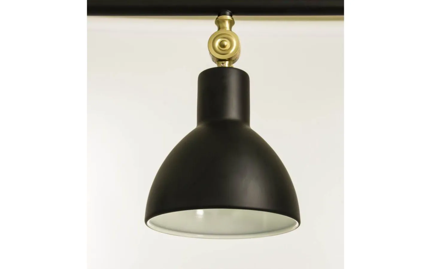 Avlånga Taklampor < Aneta Dublin Taklampa 76cm Svart/Matt Mässing