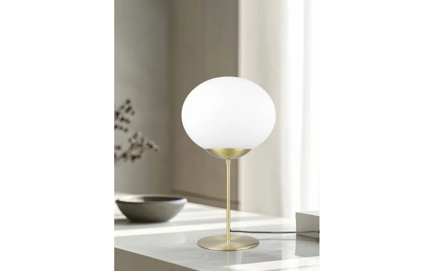 Bordslampor < Trio Lighting Fomento Bordslampa E27 matt mässing/vit
