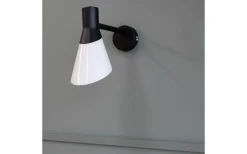 Läslampor < Dyberg Larsen Gent Vägglampa Opal/Svart
