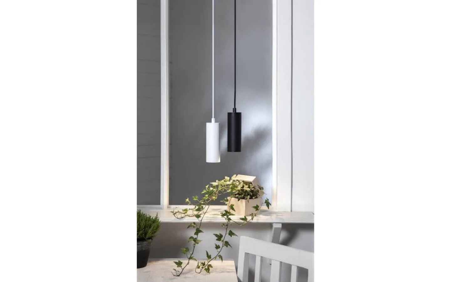 Sladdställ Med Sockel|Fönsterlampor < Star Trading Hide Pendelarmatur GU10 17cm Vit