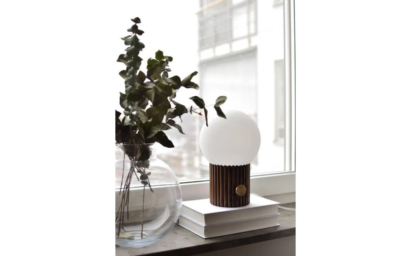 Bordslampor < Globen Lighting Hubble Bordslampa 24cm Valnöt