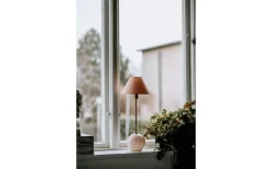 Bordslampor < Globen Lighting Iris Bordslampa 51cm Blush