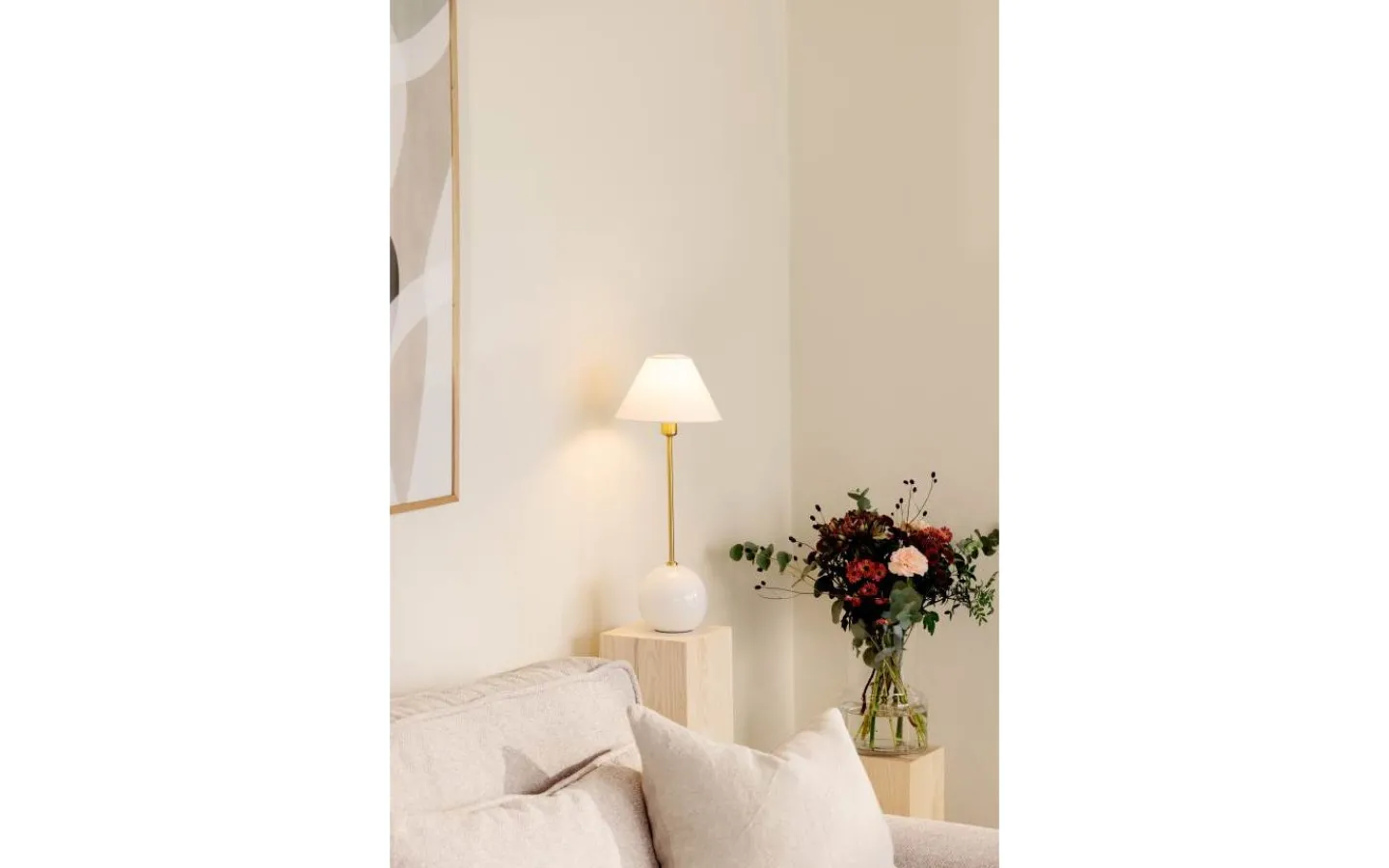 Bordslampor < Globen Lighting Iris Bordslampa 51cm Vit