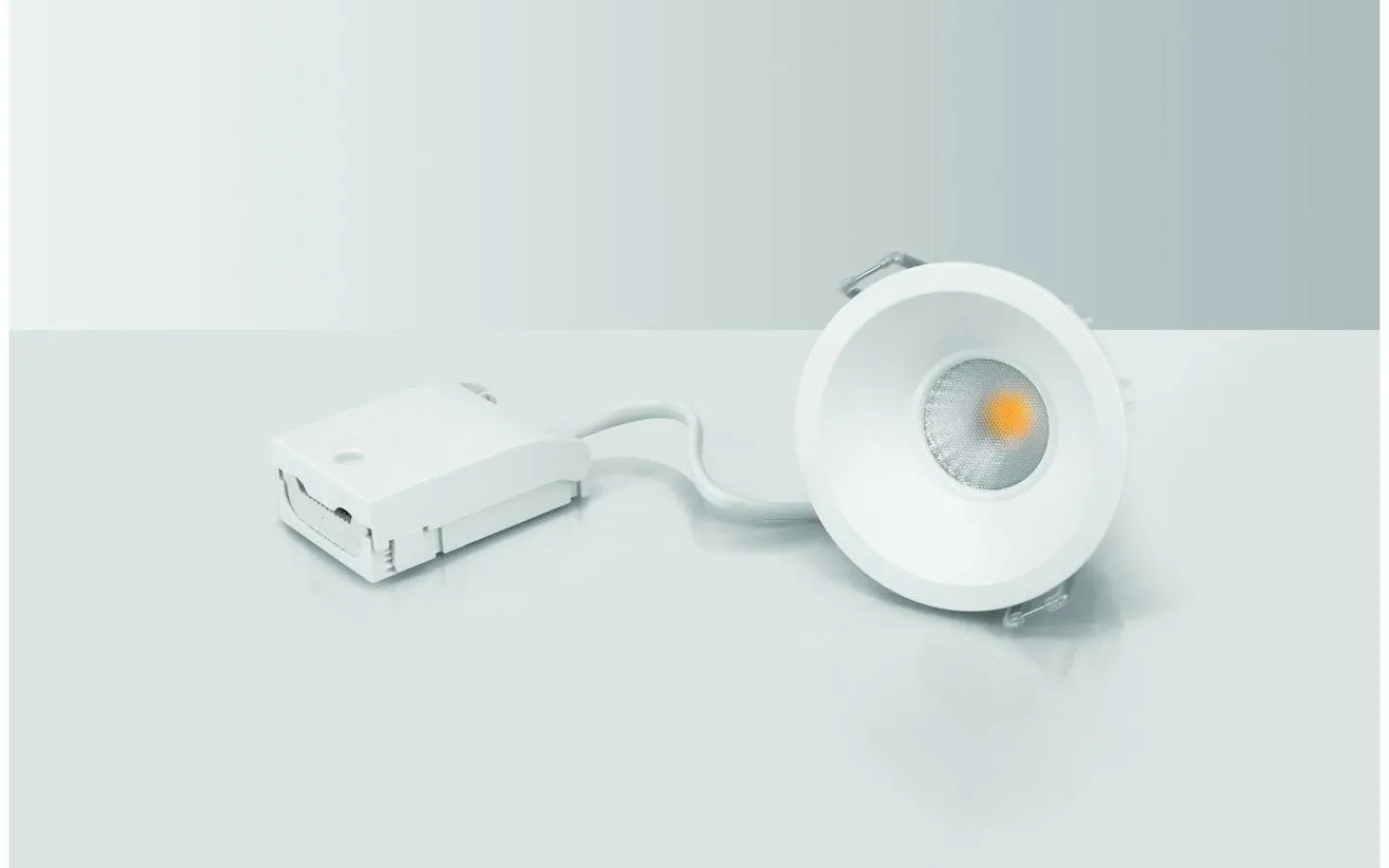 Downlights, Spotlight|230V Led Spotlights < Malmbergs LED-downlight MD-991, AC-chip, 6W 2700K, IP44