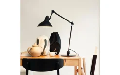 Skrivbordslampor < Dyberg Larsen Lotus Skrivbordslampa 85cm Svart