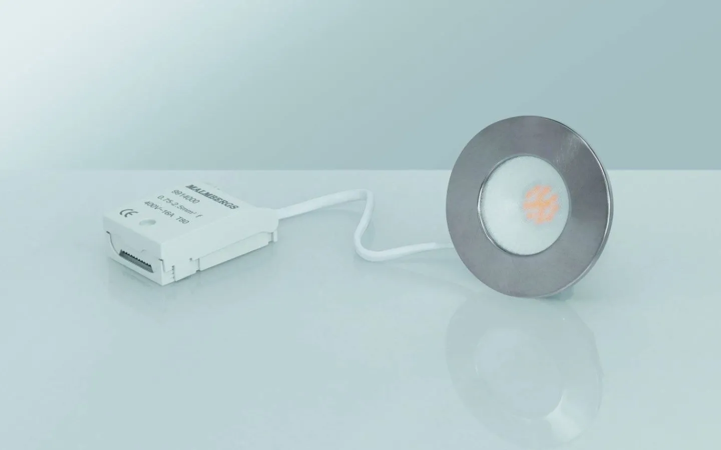 Downlights, Spotlight|230V Led Spotlights < Malmbergs MD-231 Downlight 3000K 3x5W Satin 230V IP44 3-Pack