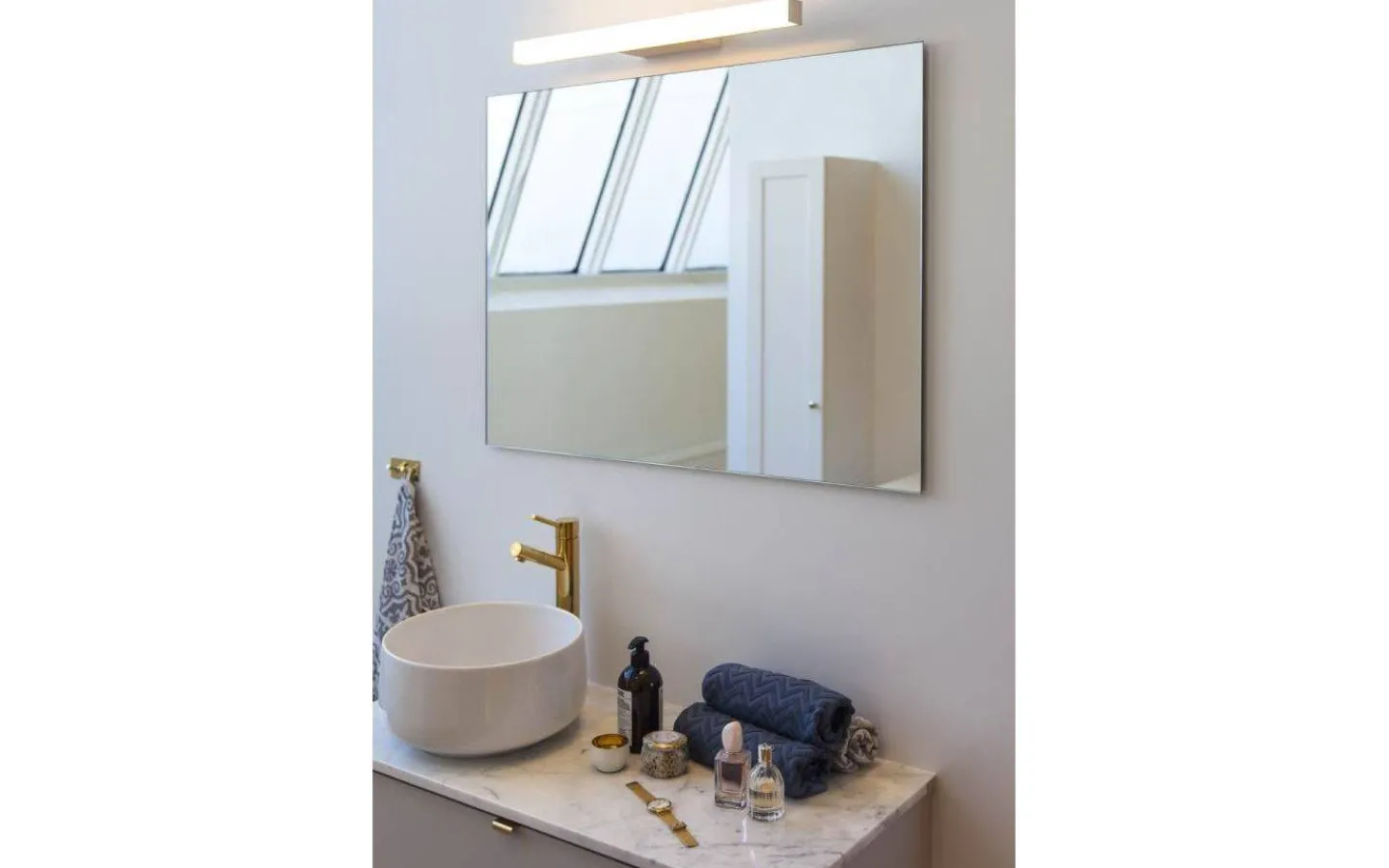 Badrumslampor Vägg < Hidealite Mirro Spegelbelysning 60cm 3000K 12,5W Vit IP44