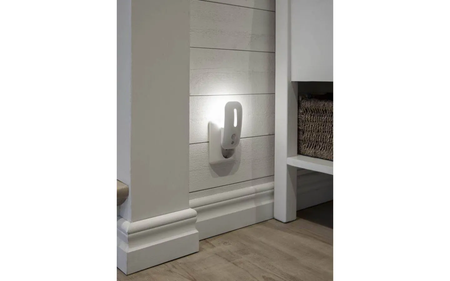 Nattlampor < Star Trading Nattlampa LED med skymnings och rörelsesensor 2900K 15lm 1.8W