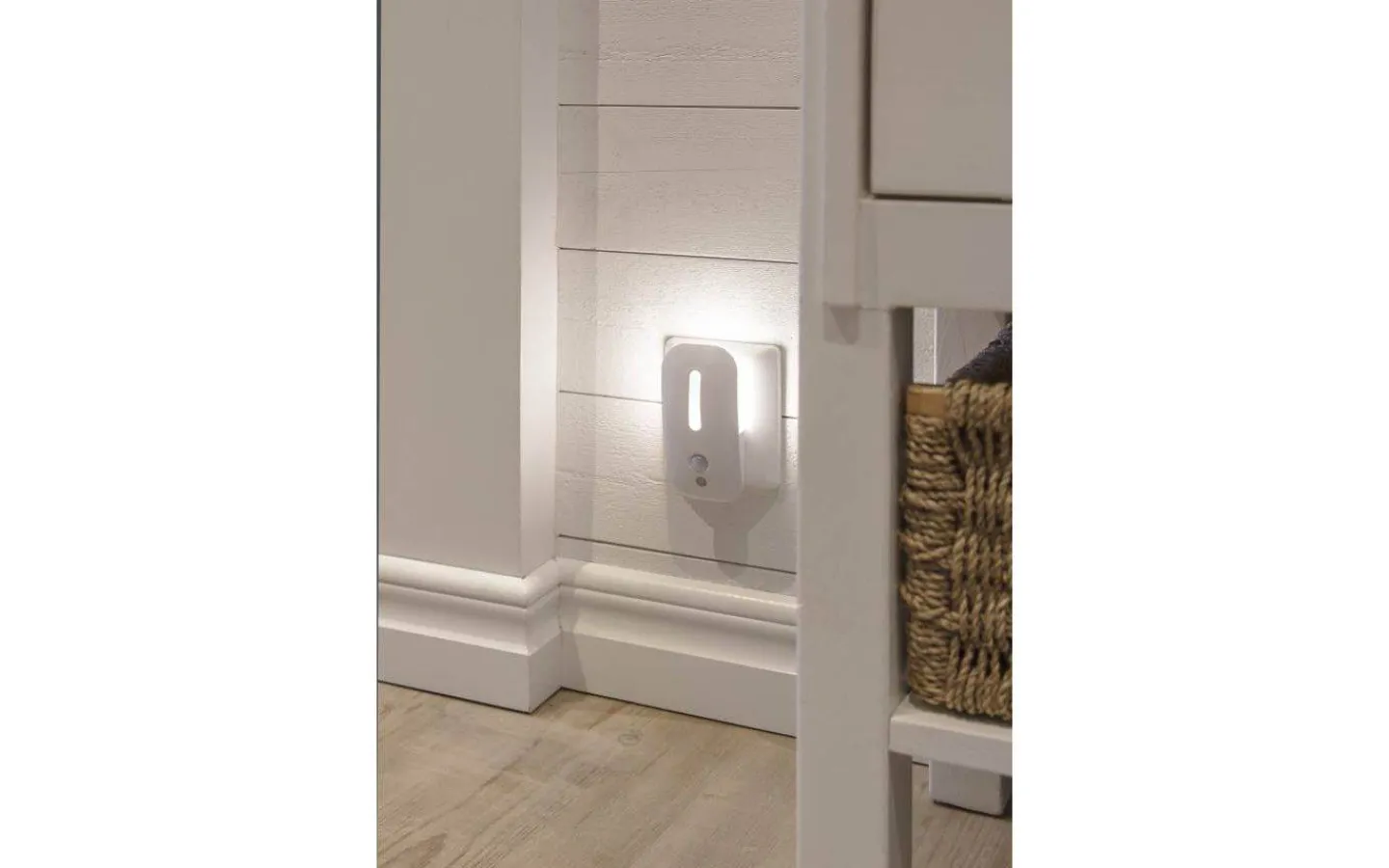 Nattlampor < Star Trading Nattlampa LED med skymnings och rörelsesensor 2900K 15lm 1.8W