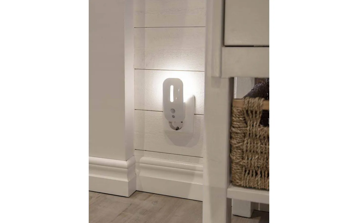 Nattlampor < Star Trading Nattlampa LED med skymnings och rörelsesensor 2900K 15lm 1.8W
