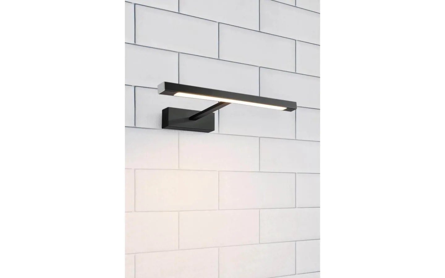 Badrumslampor Vägg < Markslojd Neptunus Vägglampa 60cm 3000K 9W Svart IP44