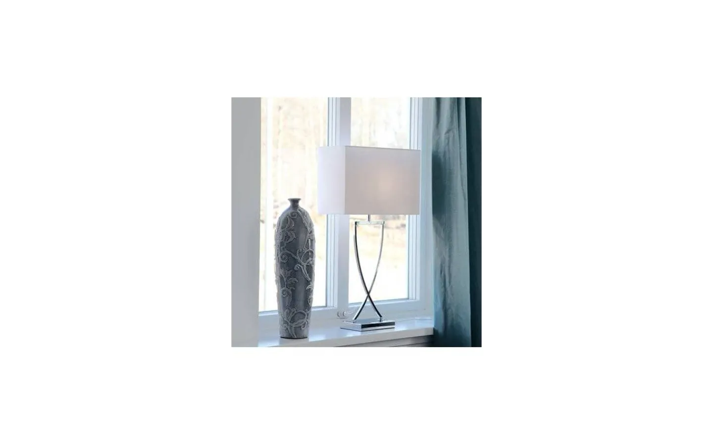Vardagsrum|Sovrum < By Rydens Omega Bordslampa 69cm Krom/Vit