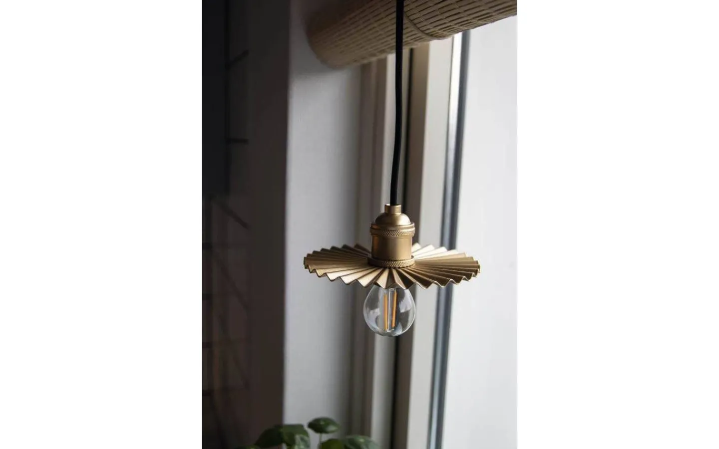 Fönsterlampor-Globen Lighting Omega Fönsterlampa 15cm Guld