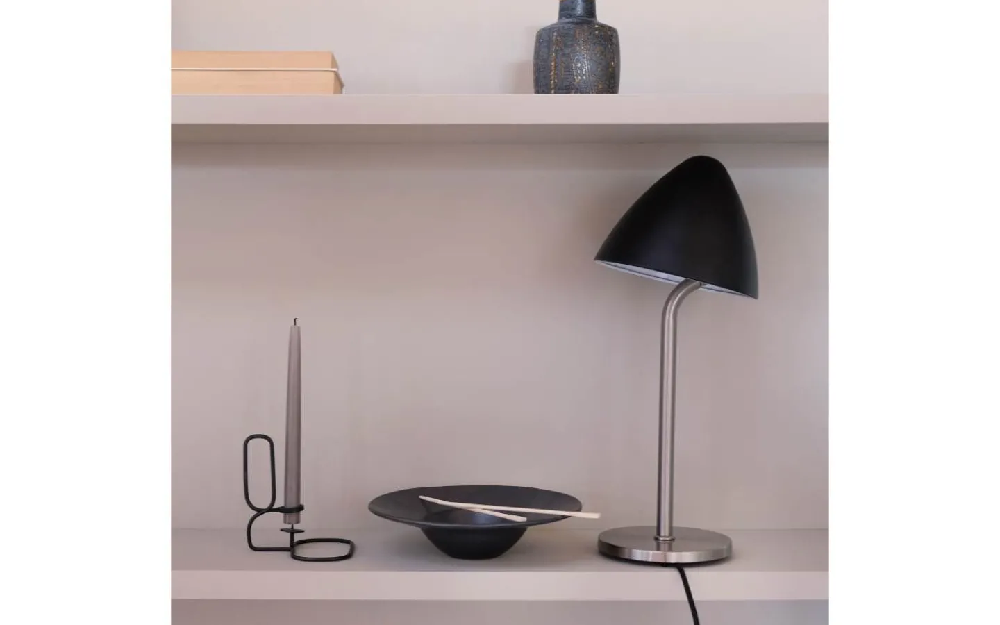Bordslampor < Dyberg Larsen Oulu Bordslampa 47cm Svart/Borstad Stål