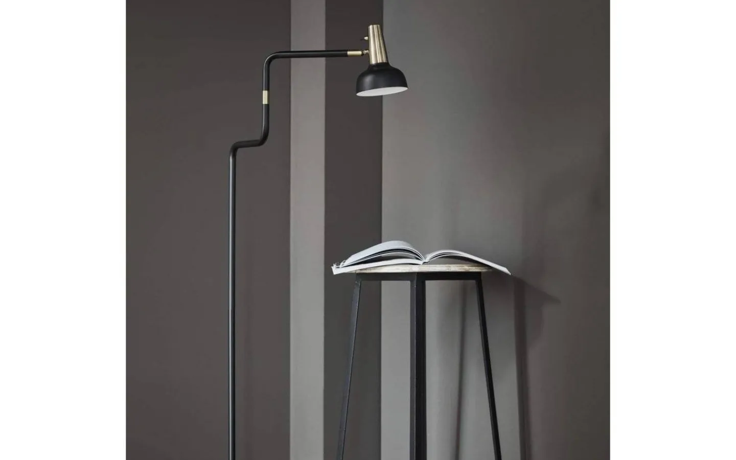 Golvläslampor|Vardagsrum < CO Bankeryd Ray Golvlampa 127cm Svart/Mässing