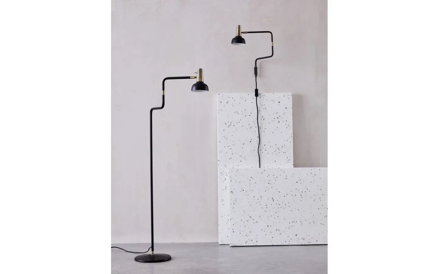 Golvläslampor|Vardagsrum < CO Bankeryd Ray Golvlampa 127cm Svart/Mässing