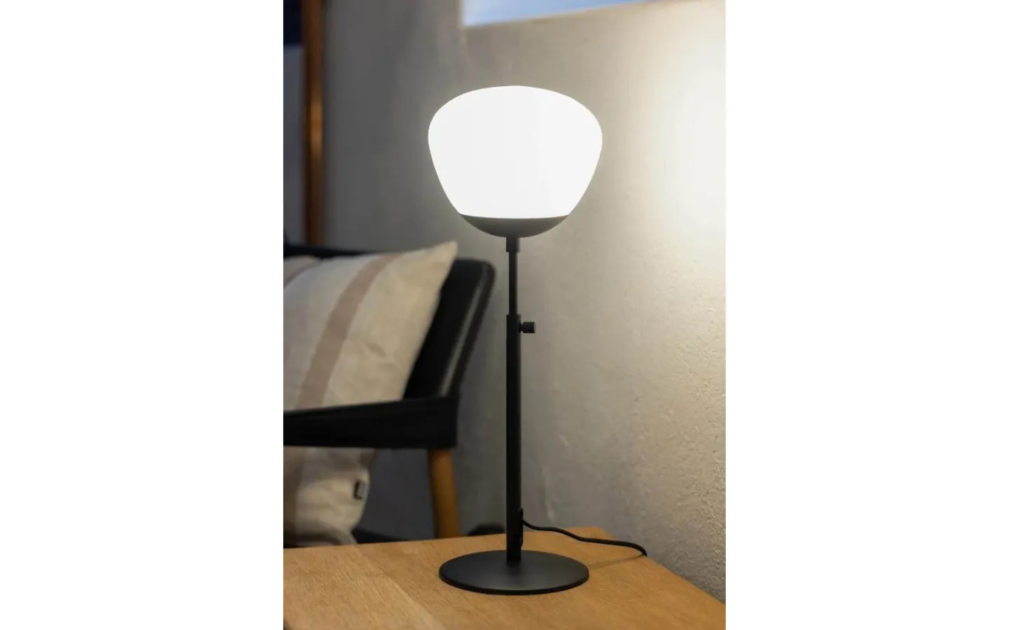 Bordslampor < Markslojd Rise Bordslampa 60cm Svart/Vit