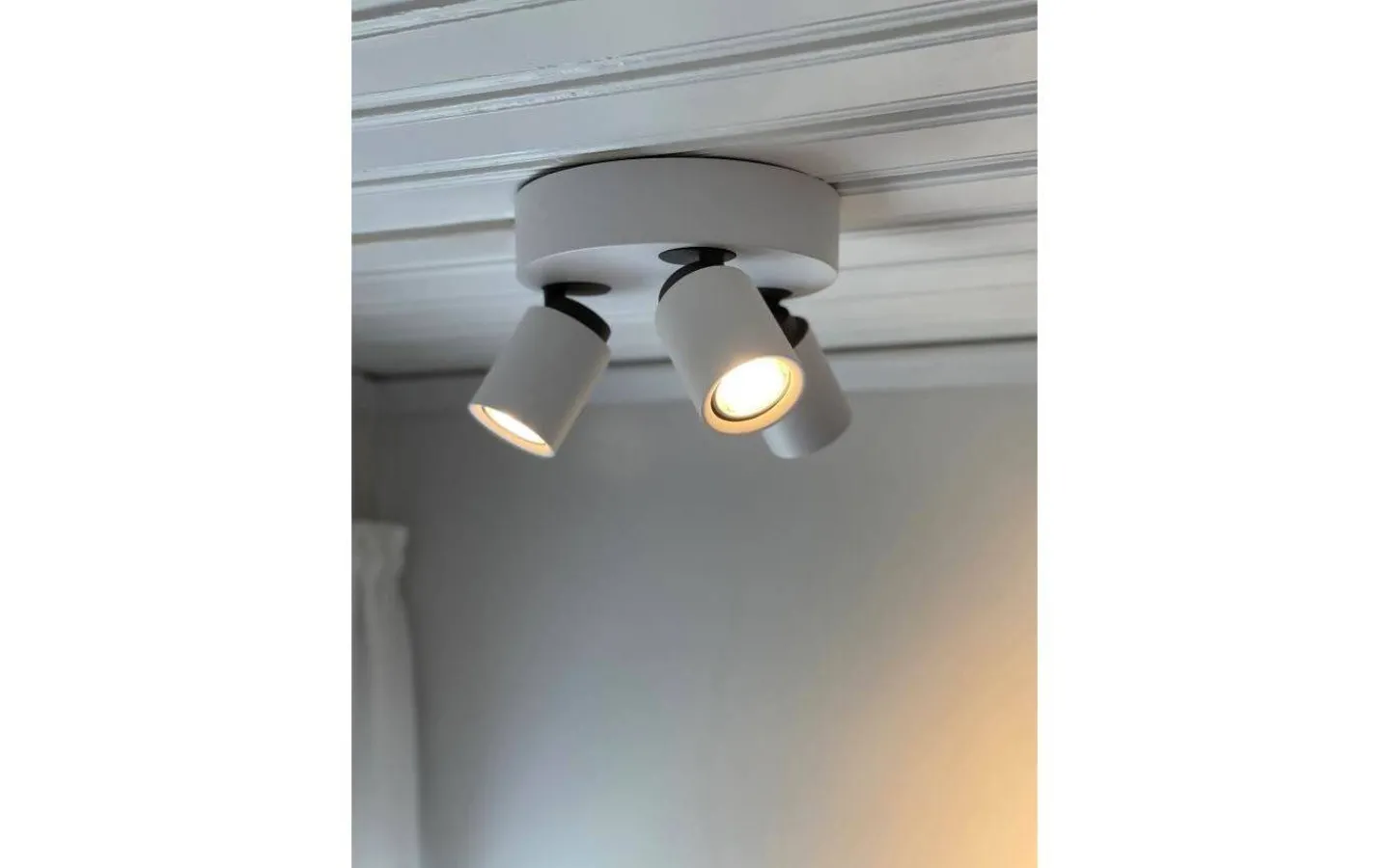 Hall & Trappa|Runda Takspotlights < Aneta Rollo Takspotlight 21cm 3L Matt Vit/Grå