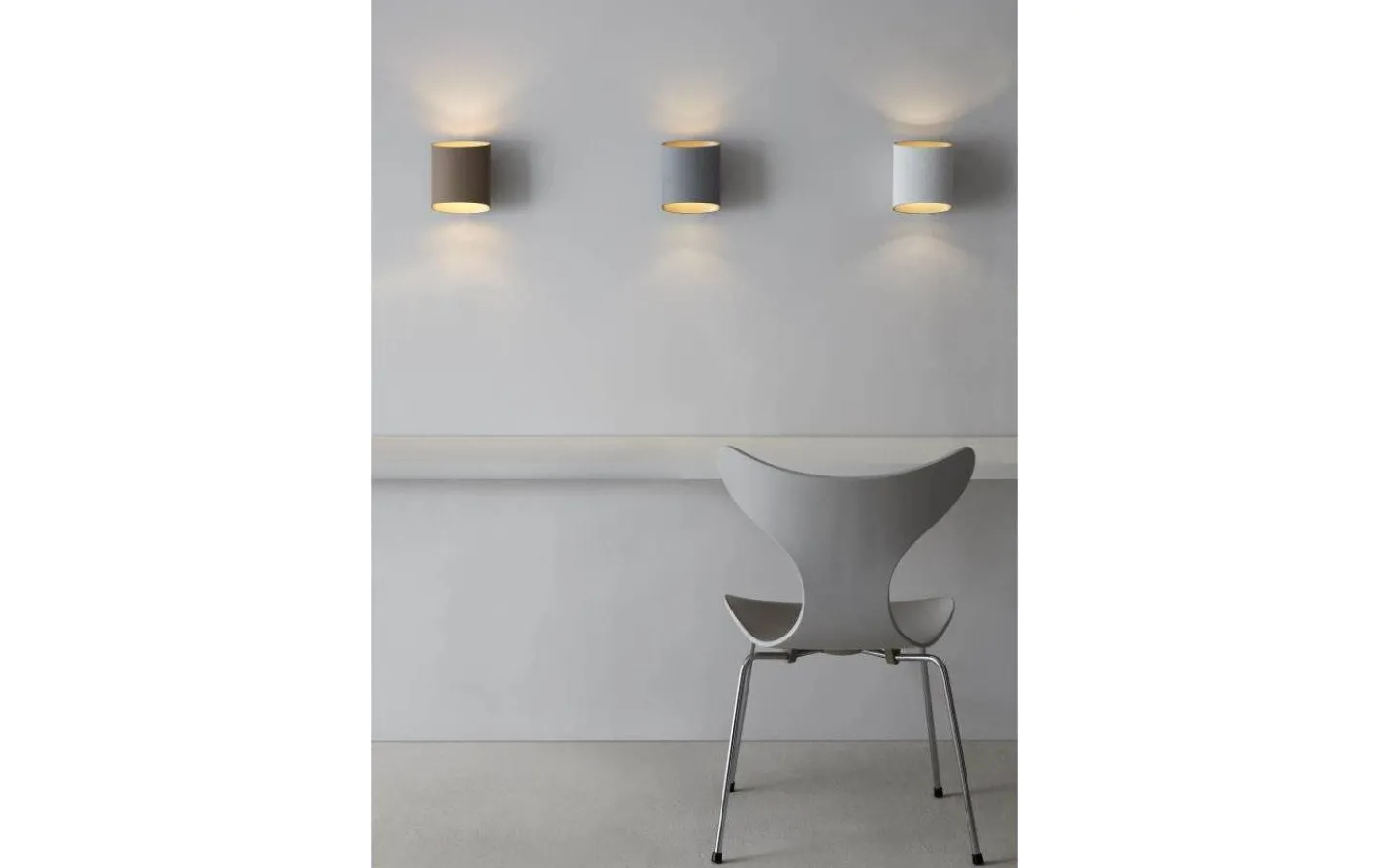 Vardagsrum|Hall & Trappa < Belid Sinne Vägglampa 17cm Grå/Mässing