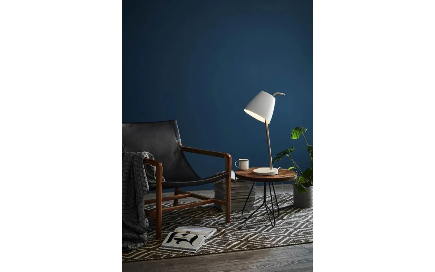 Skrivbordslampor < Markslojd Spin Bordslampa 75cm Vit/Stål