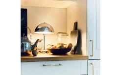 Uppladdningsbara Lampor Inomhus|Bordslampor < Dyberg Larsen Stockholm Uppladdningsbar Bordslampa 30cm LED 3000K 1,5W Krom