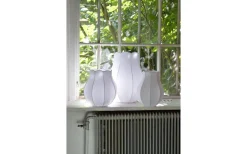 Enfärgade Runda Lampskärmar < Hallbergs Tulip Lampskärm Ø25cm Stretch Vit Lyx