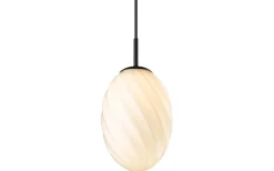 Fönsterlampor < Halo Design Twist Fönsterlampa 23cm Opal/Svart