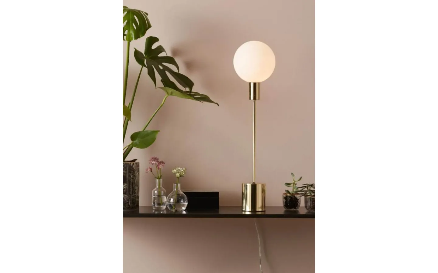 Vardagsrum|Sovrum-Markslojd Uno Bordslampa 60cm Mässing
