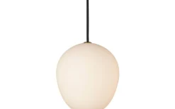 Fönsterlampor < Halo Design Wrong Fönsterlampa Ø20cm Opal/Mässing